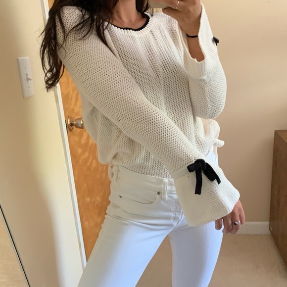 LOFT Sweaters - LOFT Cream Bow Tie Bell Cuff Sweater Size Small